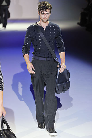 Giorgio Armani / - 2011